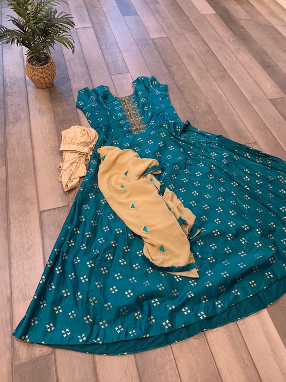 Exquisite Silk Anarkali with Lovely Flair | anarkalis online | anarkali dress | anarkalis for wedding