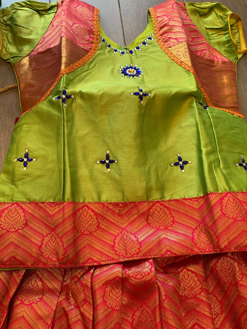 8 10 Year Old Girls Silk Lehenga Blouse Set Pattu Pavadai Online Usa 8-10-year-old-girls-silk-lehenga-blouse-set-pattu-pavadai-online-usa