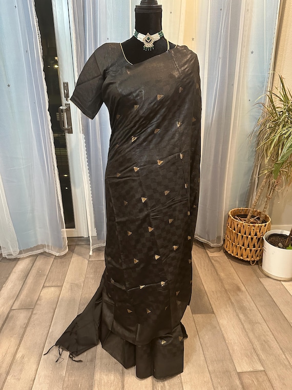Size 36-44 stitched blouse | Black bhagalpuri, handwoven silk cotton saree | Handwoven sico sarees online shopping usa | black saree blouse