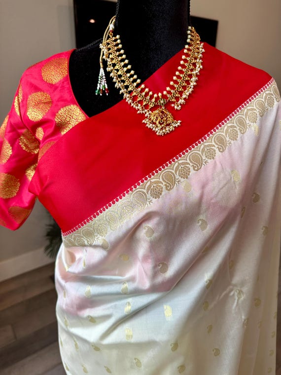 40-42 inches optional stitched blouse | Beautiful garad silk saree in off-white and red shade | garod silk sarees online shopping usa | pujo