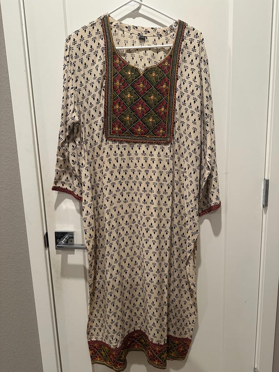 Size XXL/3XL | Rayon kurti with embroidery work | Plus size ethnic kurti online shopping usa | embroidered kurti | indian tops | ethnic top
