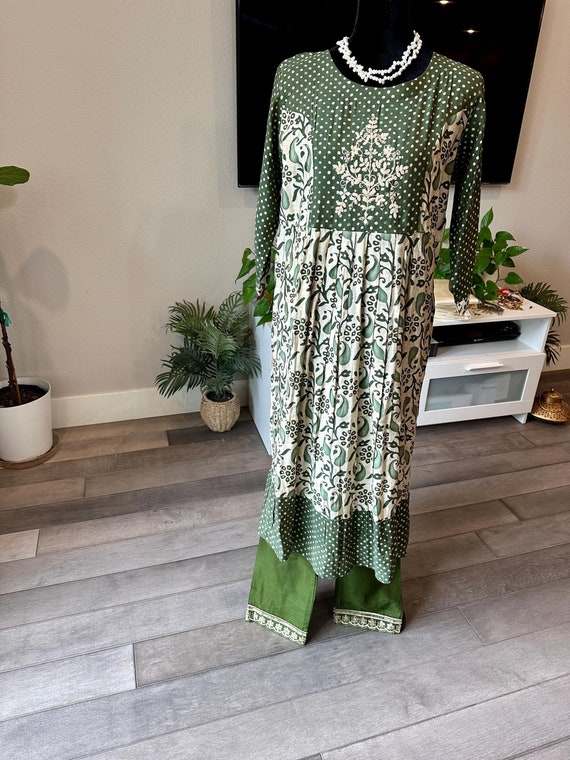 Size L-XL | Dark olive green muslin silk kurti set with gold foil prints | Kurti set online shopping usa | indian dresses online | ethnic