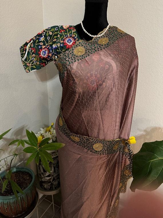 Size 38 optional stitched blouse: Satin chiffon, embroidered saree in unique mauve shade | party wear sarees online usa