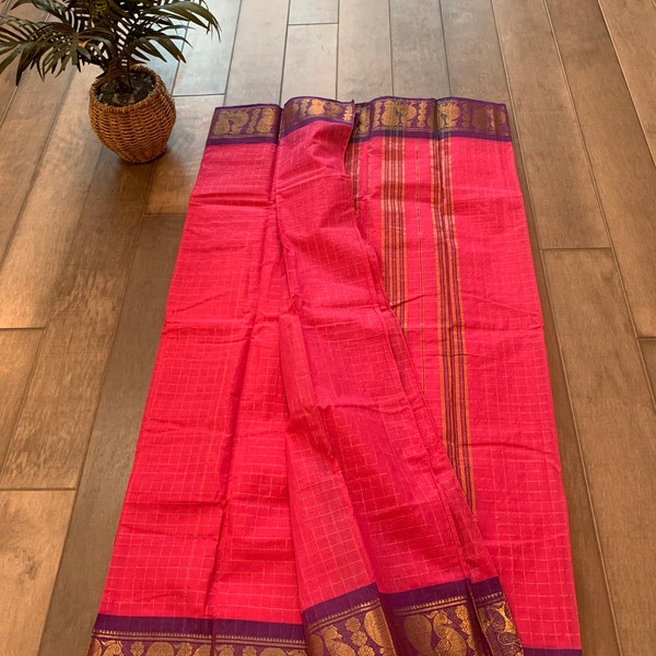 Madurai Sungudi Saree en pur coton avec une belle bordure Zari en paon