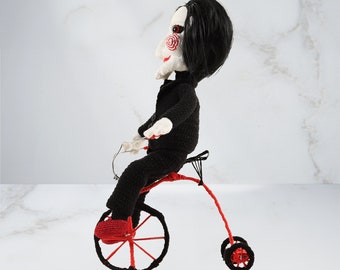 Muñeco de ganchillo Billy hecho a mano: Figura coleccionable de la