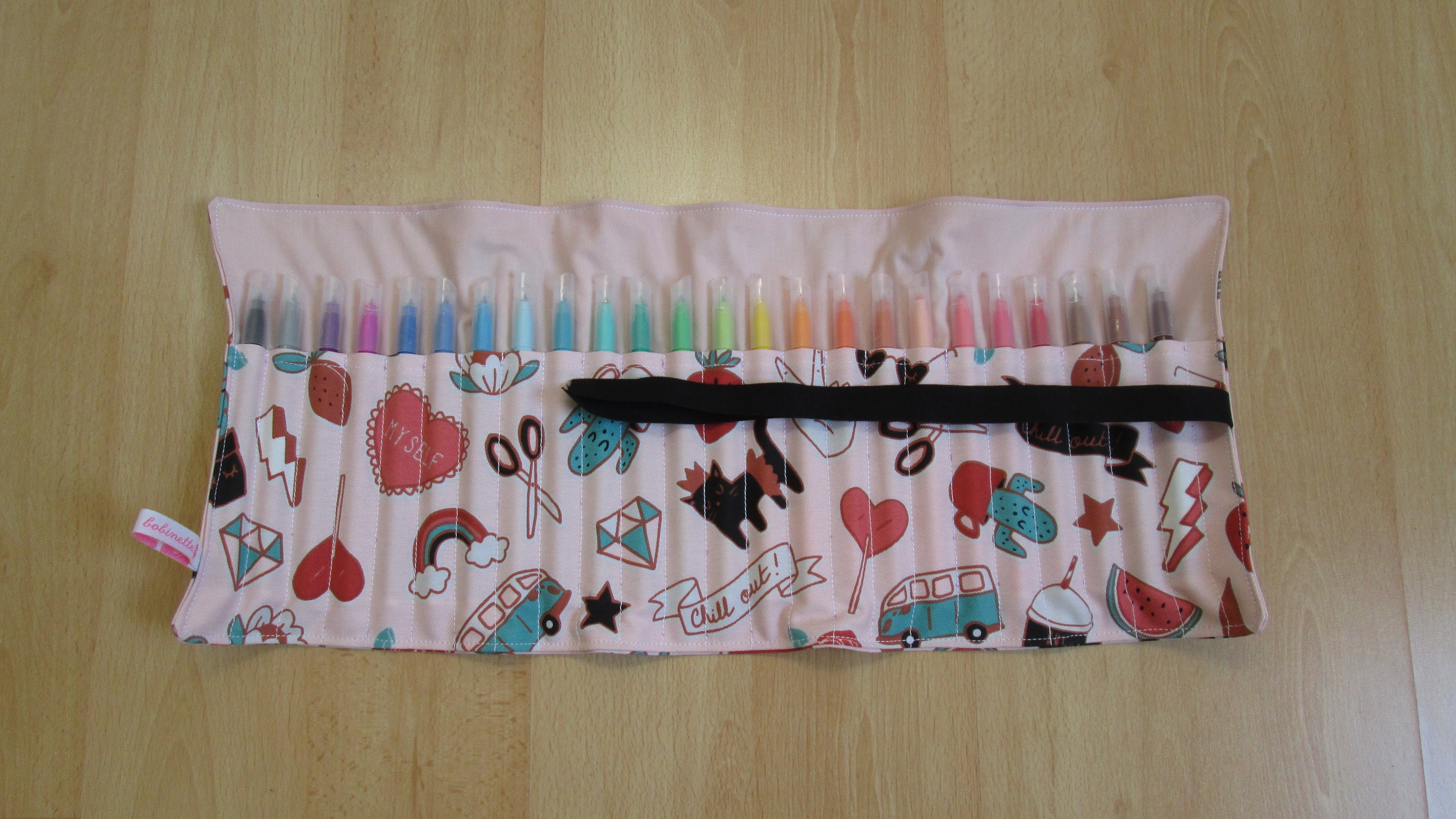 Trousse Enroulable à Crayons Feutres en Tissu