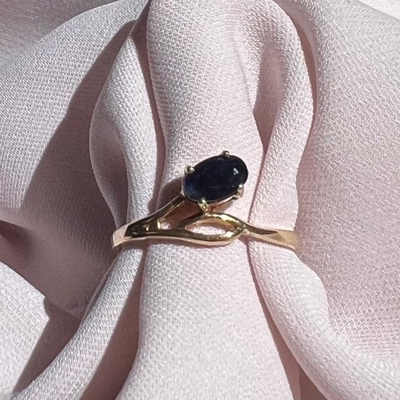 Vintage Sapphire Solitaire Ring