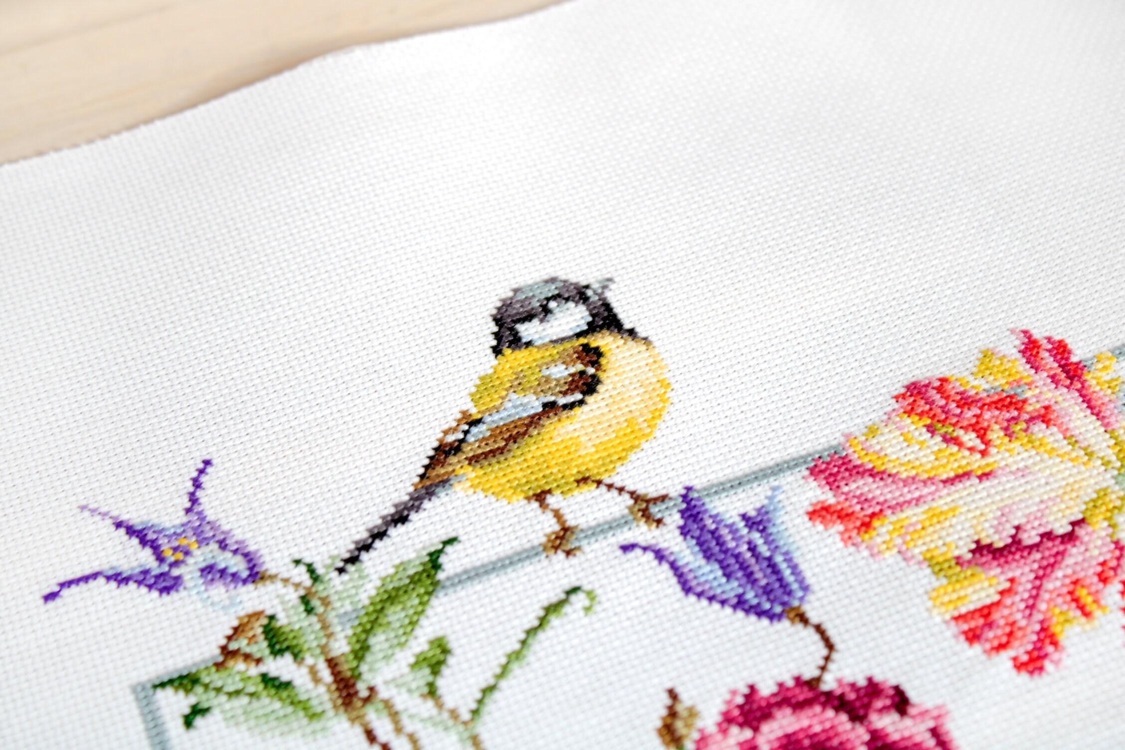 Luca-S Kreuzstichset „Frühlingsblumen Aida“ – Fertige Größe 41,5x25 Cm, Inkl. Stoff, Garn, Nadel & Anleitung