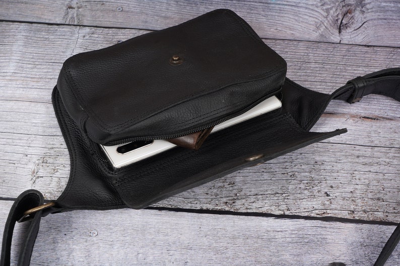 Handmade Leather Utility Waist Bag With Adjustable Belt, Leather Hip Belt bag, Festival Fanny Pack , Gift for her zdjęcie 8