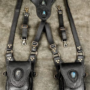Leather Holster in Off-white color, LeatherFashion, Classic Leather Look, Functional Fashion, Durable Leather, Long Lasting Holster,
