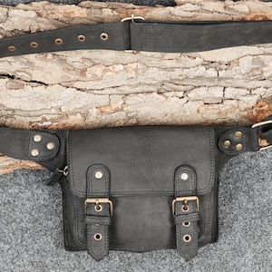 Handgefertigte Ledertasche: Dein stylischer Sidekick für Festivals, Reisen und alltägliche Abenteuer