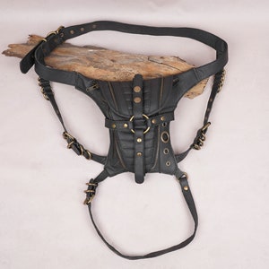 Handmade Leather leg bag / Tied Leg / Adjustable Strap / Motard / Steampunk for Women & Men black
