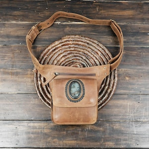 Leather Waist Belt With Labradorite Gemstone, Waist Pack Belt, Unique Leather Wear, Running Belt, Perfect Gift Idea, Leather Lovers Gift,