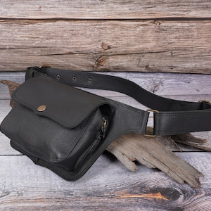 Handmade Leather Utility Waist Bag With Adjustable Belt, Leather Hip Belt bag, Festival Fanny Pack , Gift for her zdjęcie 1