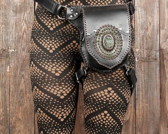 Handmade Leather Thigh Belt with Labradorite Gemstone, Boho Gothic Unisex Pouch