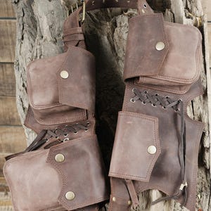 Handgefertigte Leder Gürteltasche: Dein Festival Essential & Reisebegleiter
