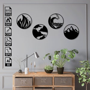 Może przedstawiać: Zestaw czterech czarnych metalowych dekoracji ściennych w kształcie płomienia, fali, chmur i gór. Elementy są umieszczone na szarej ścianie z drewnianą półką poniżej.