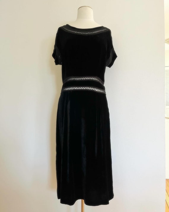 Vintage NICOLE FARHI black VELVET dress c1990 - image 4