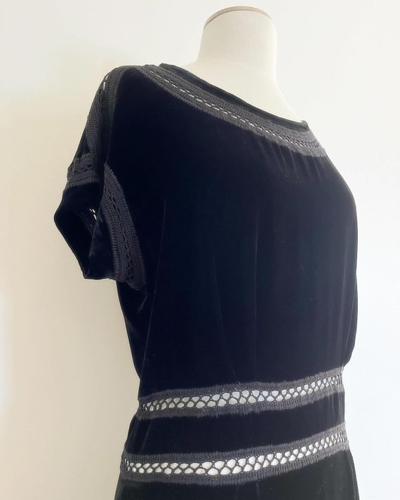 Vintage NICOLE FARHI black VELVET dress c1990 - image 2