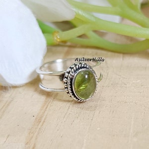 Peridootring, 925 zilveren bandring, handgemaakte ring, perfecte cadeauring, mooie ring, zorgenring, ovale steen, edelsteenring, duimbandring