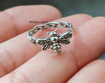 Silver Bee Ring, Twisted Band with Bee Ring, Tiny Honeybee ring, Stacking Ring,  Minimalist Ring For Girls, Gift For Her, Bee ring Jewelry