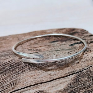 Silver Hammered Bangle, Twist Bangle, Thick Bangle Jewelry, Stackable Chunky Bangle, Cuff Bangle, Adjustable Bracelet, Bangle Gift For Women