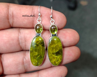 Boucles d'oreilles pendantes faites main en argent sterling avec opale verte