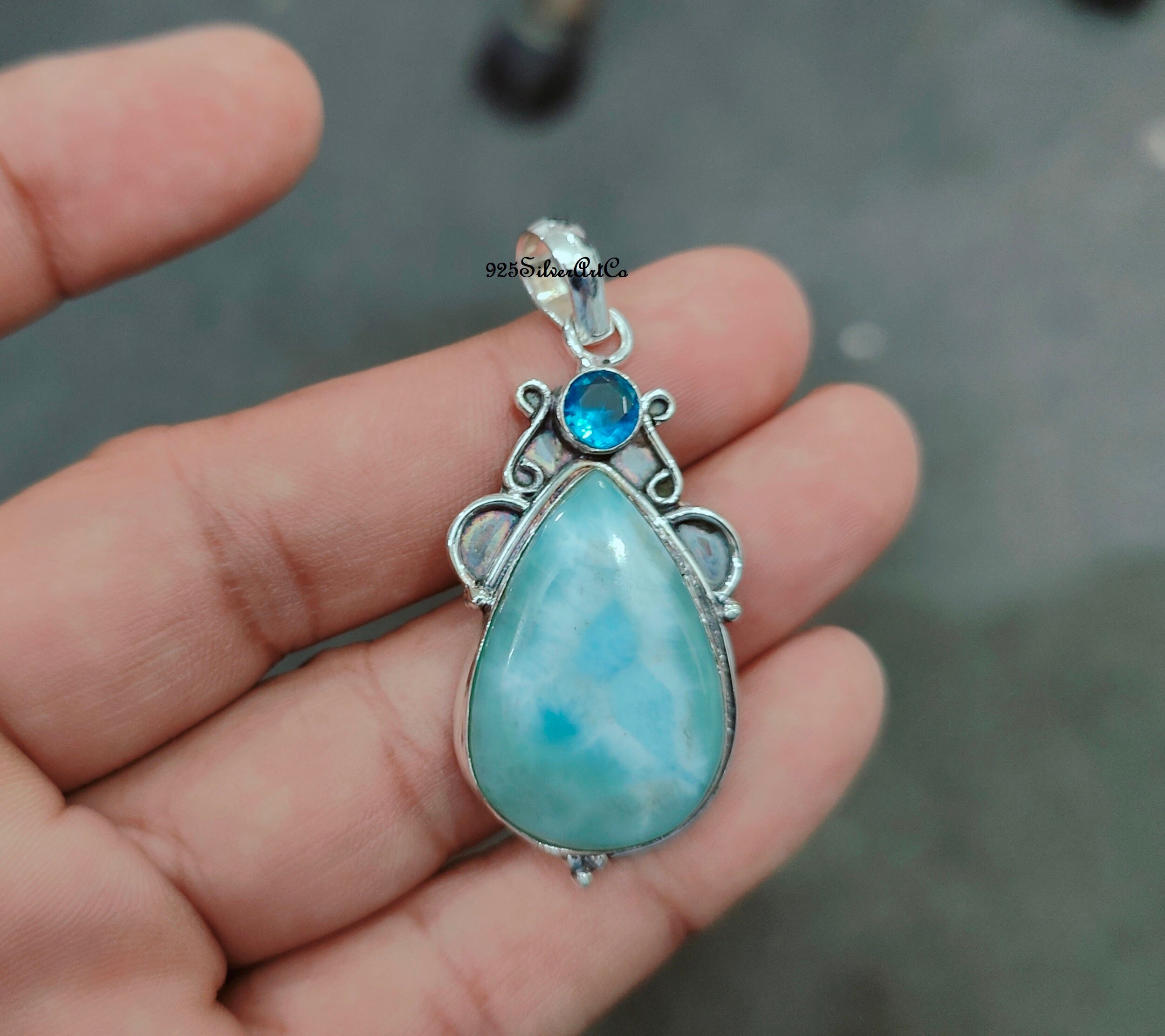 ハンドメイドペアラリマーペンダント：ブルートパーズ、925