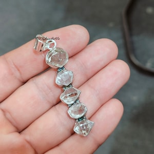 Handgemaakte sterlingzilveren Herkimer-diamanthanger: ruwe stenen ketting