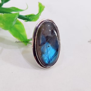 Labradorite Ring, Oval Stone Ring, Beautiful Gemstone Ring, 925 Silver Ring, Anniversary Ring, Labradorite Jewelry, Women Ring, Blue Stone.