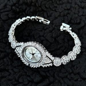 Montre Femme Luxe en Argent 925, Bracelet Montre Rhodiée avec Zircons, Cadeau Élégant pour Maman, Bijou Fait Main pour la Fête des Mères
