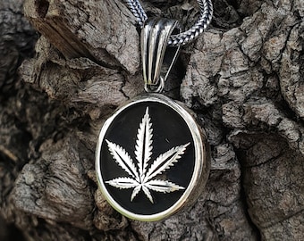 925K Sterling Silver Marijuana Leaf Pendant Necklace