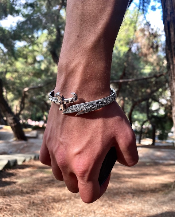 Mens Polished Bead with Sword Clasp 8-inch Bracelet Sterling Silver Mens Polished Bead with Sword Clasp 8-inch Bracelet Sterling Silver