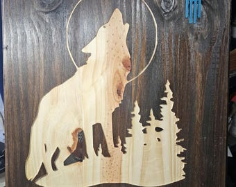 Decoración de pared de lobo aullando