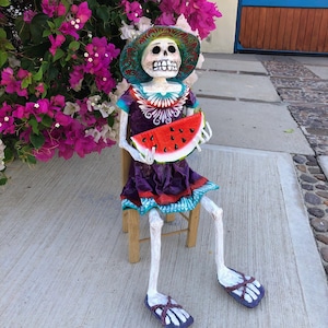 Catrina de gran tamaño - arte de papel mache- escultura artesanal mexicana