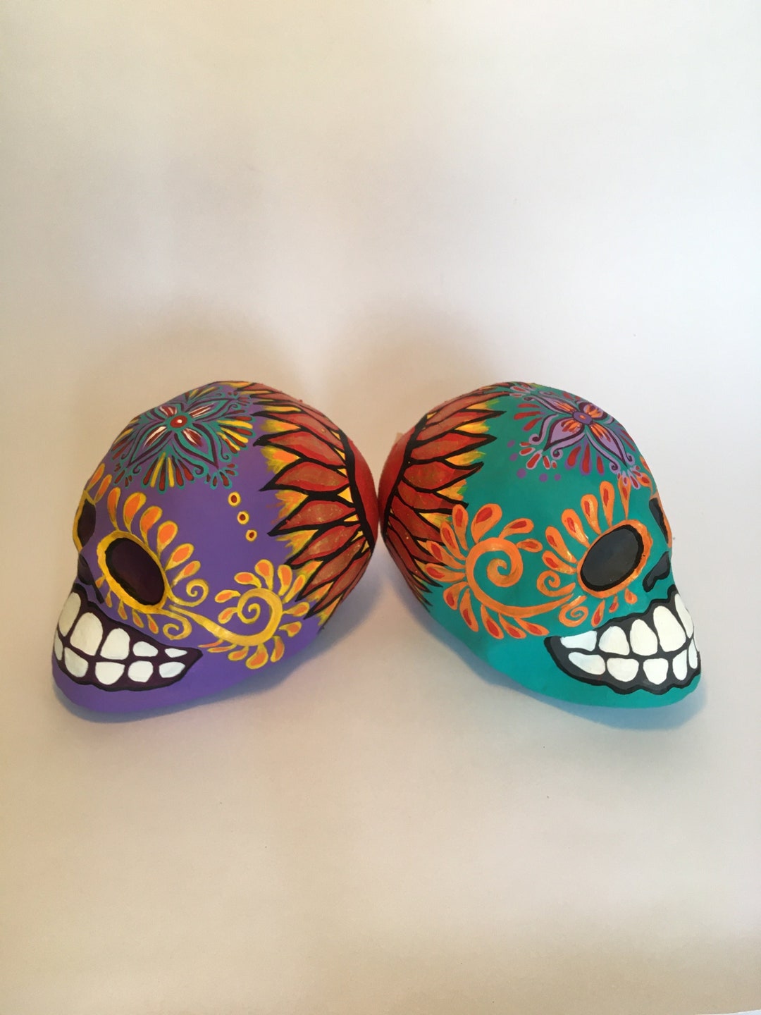 Par de calaveras de papel mache personalizables Calaveras con - Etsy México Par de calaveras de papel mache personalizables Calaveras con - Etsy México