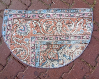 Small Half Moon Vintage Turkish Rug, Bohemian Door Mat (2.4x1.6Ft) 377