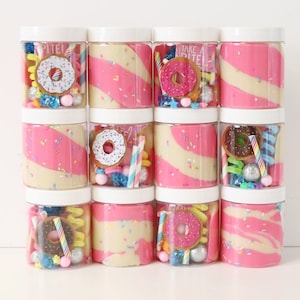 Donuts Playdough jar party favors, sweets playdough jars,  candy play doh kit, donuts birthday party favors, candyland party favors