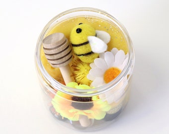 Honey Bee playdough jar, sensory to-go jars, scented playdough, bee playdough kit, sprint time playdough kits, sensory bins, bee party favor