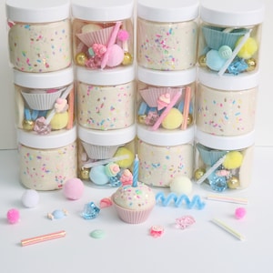 Cupcake Birthday Playdough party favors, Playdough to go jars, baking birthday party, party favors for kids, playdough kits, sensory kits,