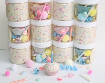 Cupcake Birthday Playdough party favors, Playdough to go jars, baking birthday party, party favors for kids, playdough kits, sensory kits,