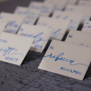 Tarjetas de nombre con acuarela / Tarjetas de lugar para asientos de boda / Tarjetas de lugar coloridas