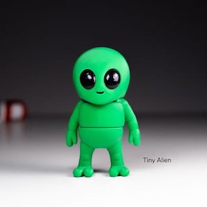 Flexi staande buitenaardse sleutelhanger – 3D-geprint ufo-buitenaards speelgoed – scharnierend ruimtewezen – schattige scifi-sleutelhanger – fidgetcadeau