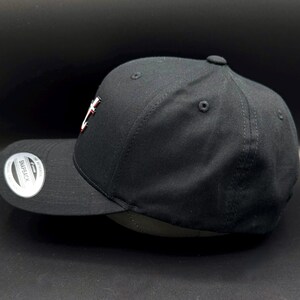 Gorra negra tipo snapback de los New Jersey Devils (con el logo de los New Jersey Devils) – Gorra de hockey de la era de los NJ Devils imagen 2