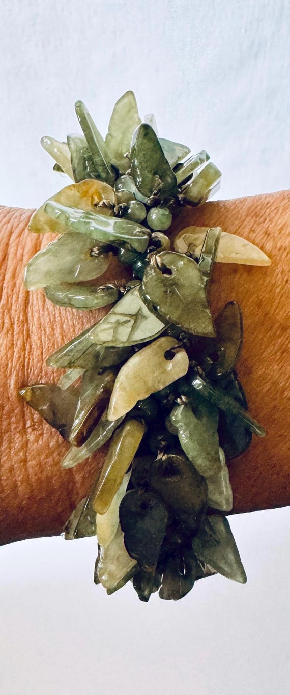 jade bracelet with macramé - image 3