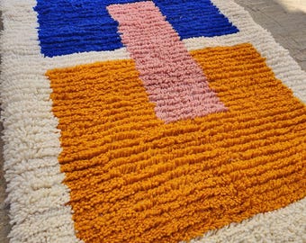Boujaad Wool Berber Runner Rug: Abstract Moroccan Style