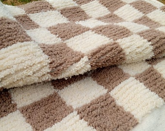Checkered Moroccan Rug: handmade Dark Beige Berber checkers carpet
