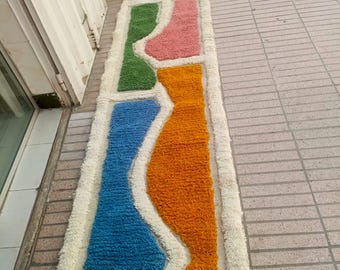 Handwoven Moroccan Runner Rug: Bohemian Hallway Carpet (75x275cm)