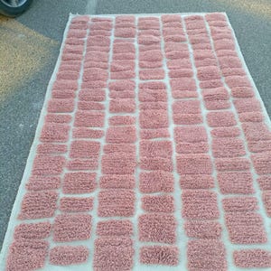 Handmade Pink Moroccan Wool Rug: Berber Beni Ourain Carpet