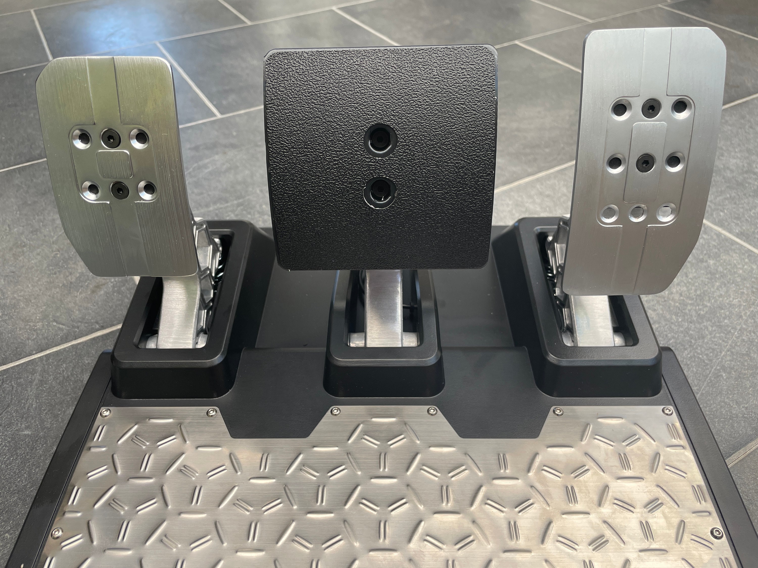THRUSTMASTER T-LCM pedalsペダルセット T-Pedals Stand